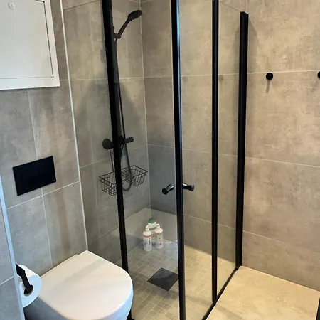 Centre, Fantastic, New アパート