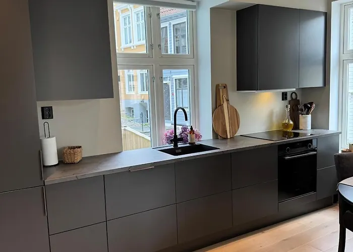 Centre, Fantastic, New *