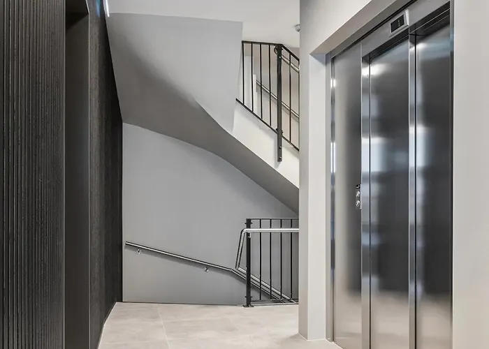 Centre, Fantastic, New * Μπέργκεν